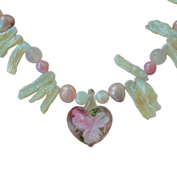 Harlot Hands Freshwater Pink Pearl Necklace with Glass Heart Choker Necklace - Picture 2 of 4